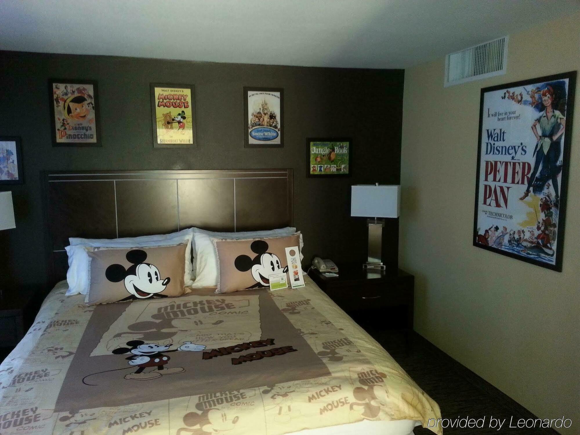 Holiday Inn Hotel & Suites Anaheim By Ihg Exterior foto